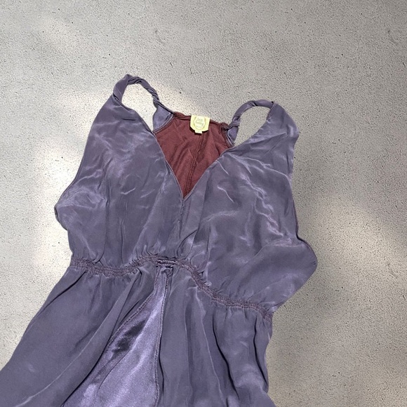 !! DO NOT BUY !! Tea & Honey Deep Purple Flowy Silky Top - Picture 3 of 3